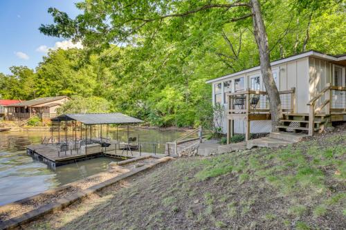 Pet-Friendly Cabin with Dock and Lake Views in Edwards