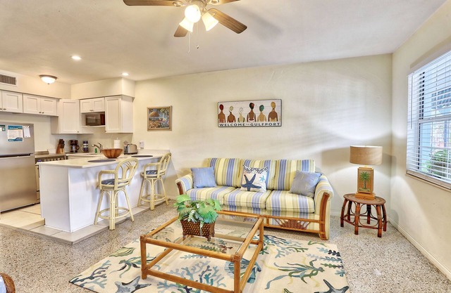 Pet Friendly~ Close to Art Galleries and Beaches