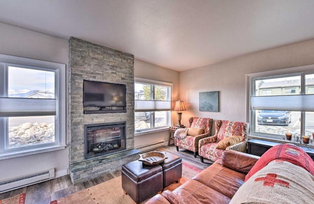 Pet-Friendly Condo, Steps to Main St and River!
