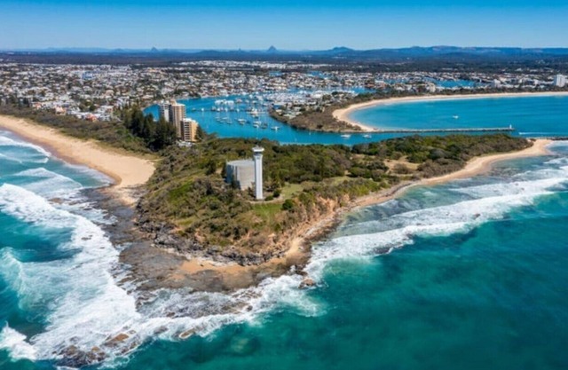 Pet friendly family getaway near the beach