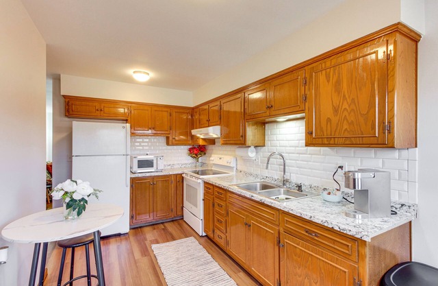 Pet-Friendly Vacation Rental: 10 Mi to Kansas City