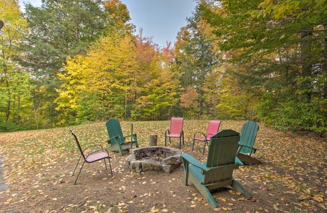 Pet-Friendly Gilford Home 3 Mi to Gunstock and Lake
