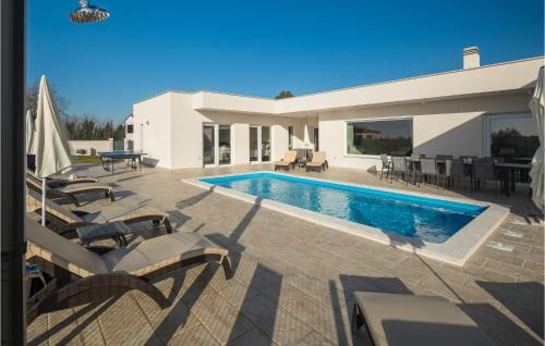 Pet Friendly Home In Babici