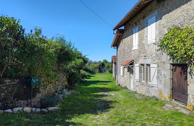 Pet friendly home in Royères with WiFi