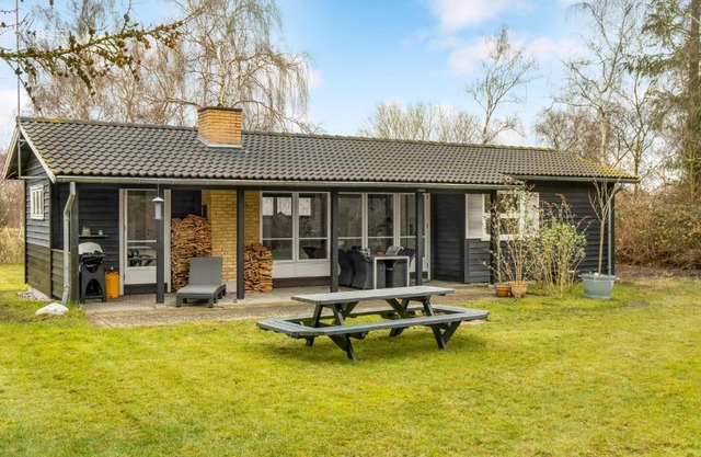Pet Friendly Home In Rødby With Kitchen