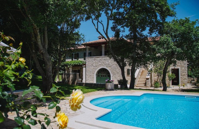 Casa que admite mascotas en Tinjan