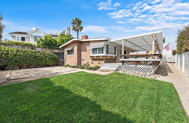 Pet Friendly Home Near the Beach