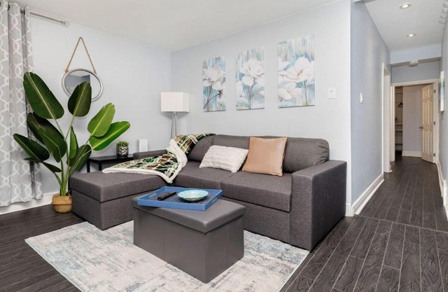 Pet-Friendly Home Near Chinatown & Little Italy