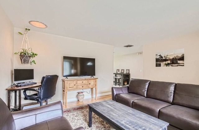 Pet Friendly I 3bd I Red Rocks I Belmar I Denver