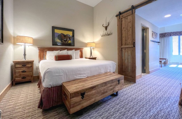 Suite de PET FRIENDLY Rey en la base de la montaña!