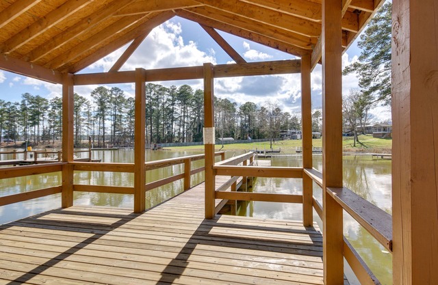 Pet-Friendly Lakehouse: View Tower + Fire Pit!