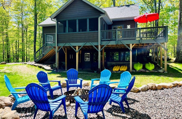 PRÓXIMAMENTE: ¡Chalet nuevo a orillas del lago!