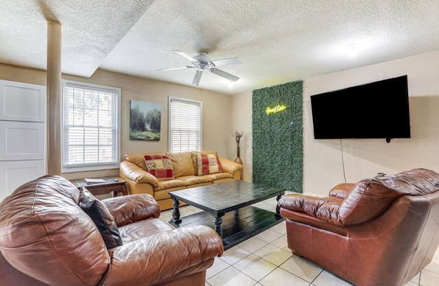 Pet-Friendly Lilburn Duplex w/ Patio & Grills!
