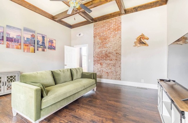 Pet friendly mid-term rental in lovely Germantown