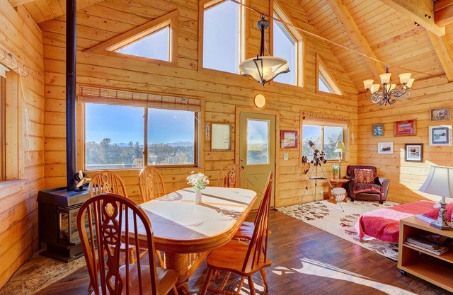 Stargazer's Paradise, Mountain Views, Pets Welcome