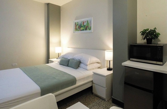 Pet Friendly | Near The Beach | Free Parking | Air Conditioner
