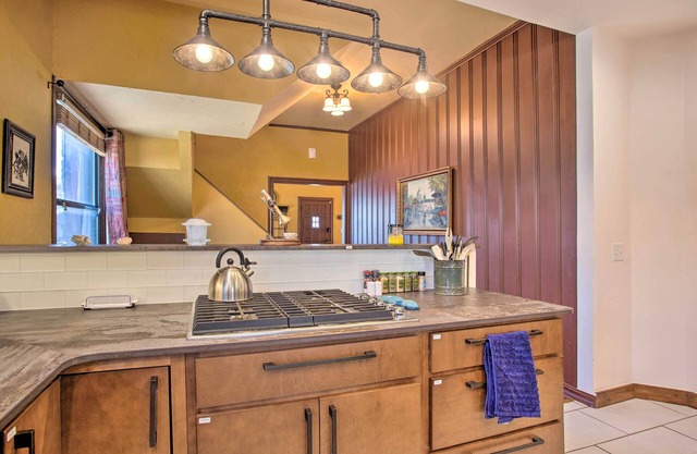 Pet-friendly OKC Home w/ Yard ~ 5 Mi to Dtwn!