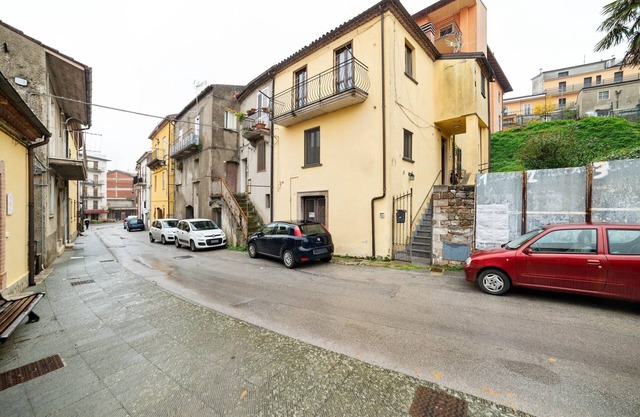 Casa móvil refrescante en Ruoti con chimenea