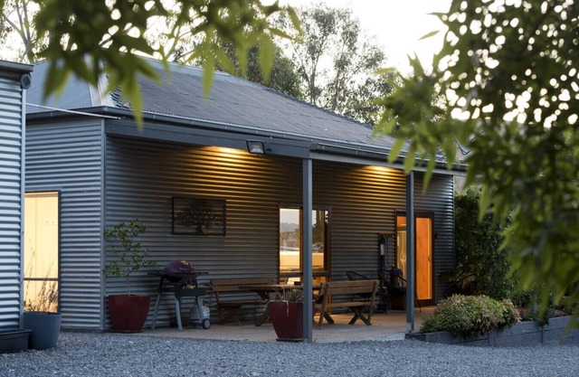 Pet friendly rural escape for couples & families
