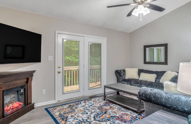 Pet Friendly South Asheville Hot Tub Townhome