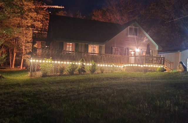 Pet friendly Spacious Cottage on 4 acres. Close to ORV trails and AuSable River.