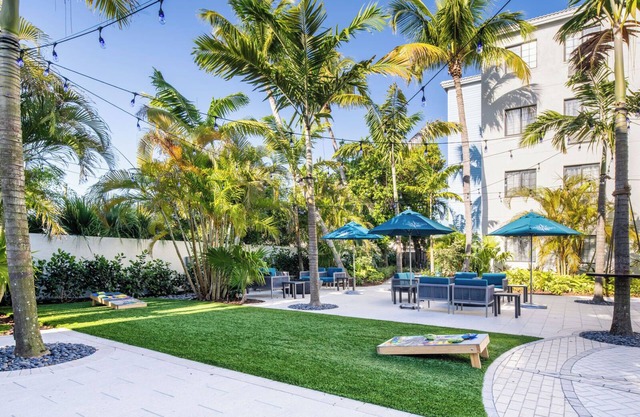 Pet-Friendly Studio Suite Perfect for Tropical Getaway with Pool View