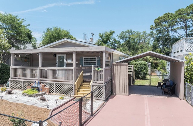 Pet-Friendly, Stylish 3-Bedroom Home with Outdoor Oasis