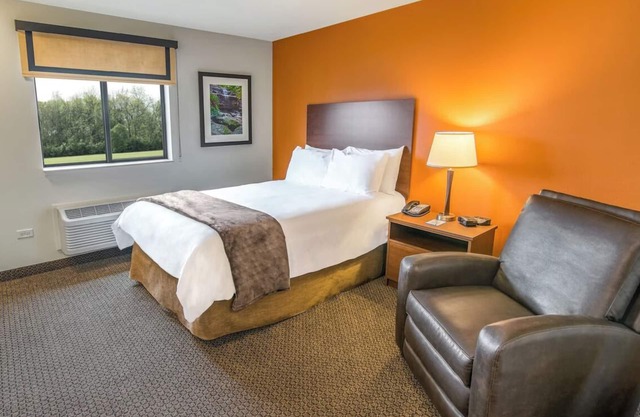Pet-Friendly Suite Near Westgate Plaza & Amarillo Botanical Garden with Kitchen