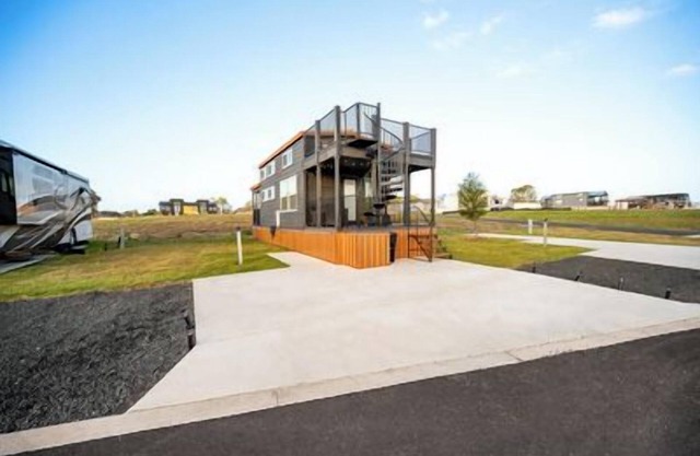Pet-Friendly 'The Tranquil Tiny Haus' Features Double-Decker Viewing Deck for Stargazing with Hill C