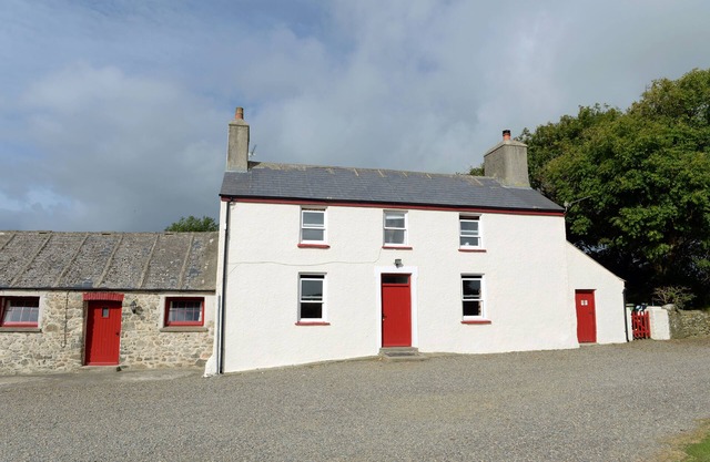 Pet Friendly Traditional Pembrokeshire Farmhouse, cerca de Solva y la costa.