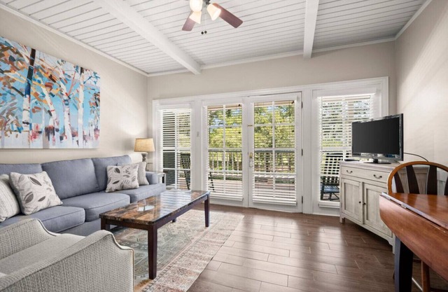 The Wooten Suite at The Bluffs - Pet Friendly, Secluded, Quiet & Convenient!