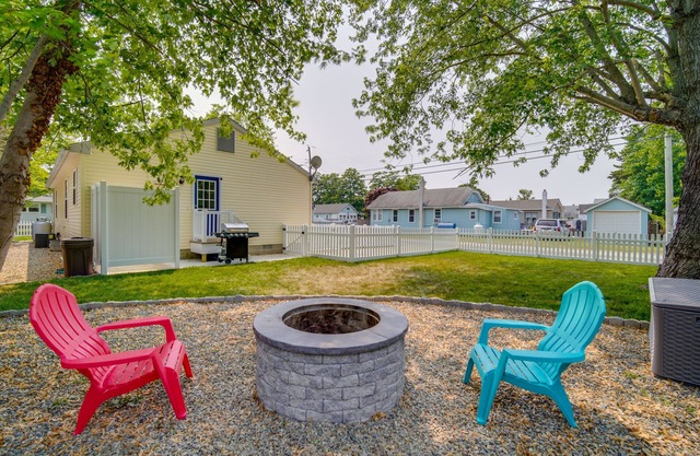 Pet-Friendly Villas Vacation Rental: Walk to Bay