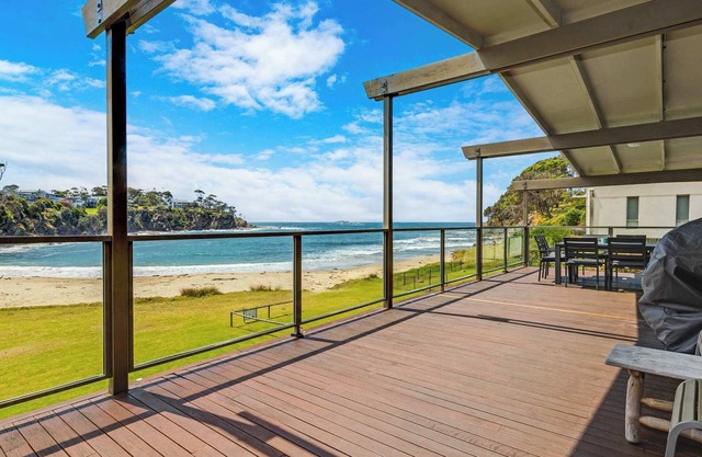 'Strathnaver' - Waterfront Beach House