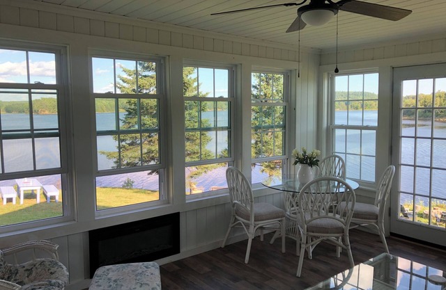 Pet friendly Maine Waterfront Farmhouse with Amazing Views @Canadian Border