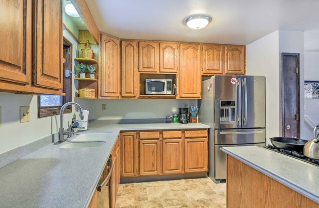 Pet Friendly West Anchorage Home Near Airport! by RedAwning