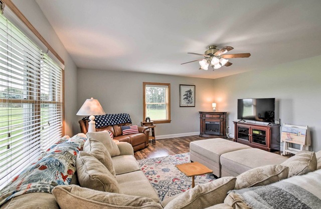 Pet-Friendly Woodsy Gem: 1/4 Mi to Chesapeake Bay