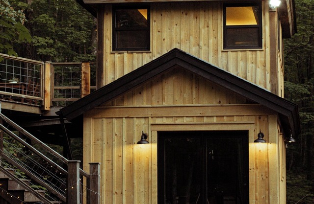 Pet Friendly✦Sauna✦5 min to Lake Superior✦15 min to downtown GM ✦In Maple Forest
