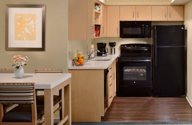 Pet-Welcoming Stay with Kitchen and Pool Near Rutgers University
