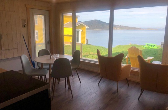 Petals oceanview villa near LAnse aux Meadows