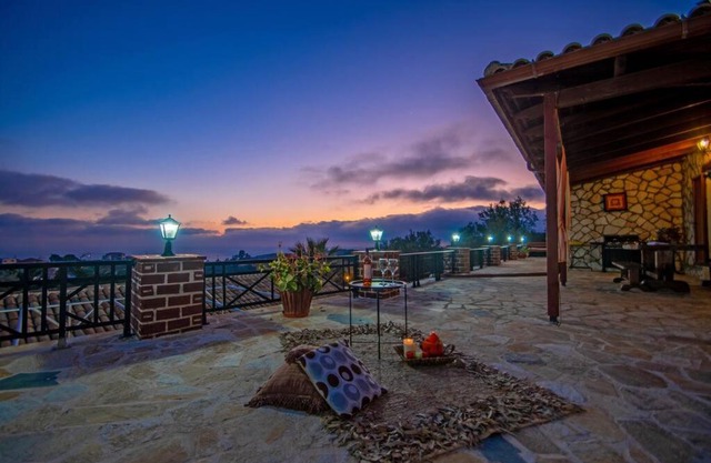Petia's cottage house w/ stunning sunset*sea view