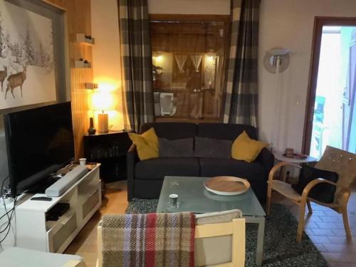 Petit chalet cosy a saint-Anne 04