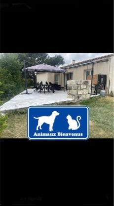 petit coin de paradis en camargue entre Aigues mortes et les saintes maries de la mer, animaux bienvenus