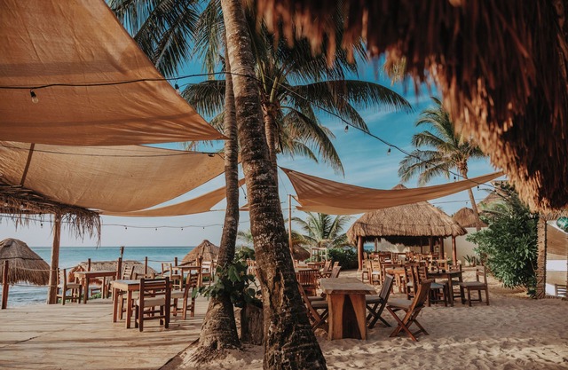 Petit Lafitte Hotel