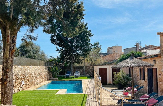 Petita des Llombards charming finca right in the village