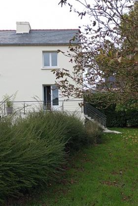 Petite maison avec jardin
