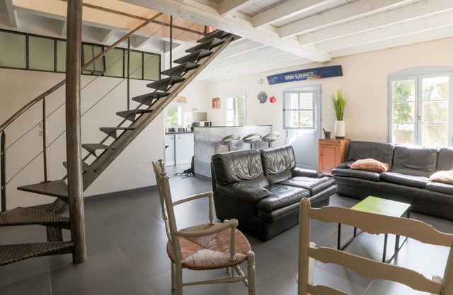 Petite maison de pêcheur moderne avec terrasse