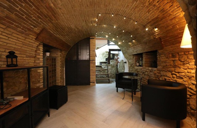 PETITE MAISON