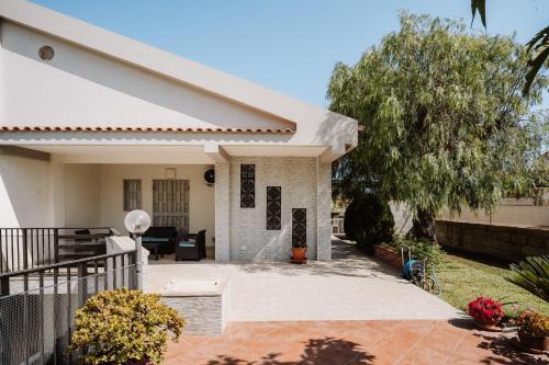 PETITE MAISON