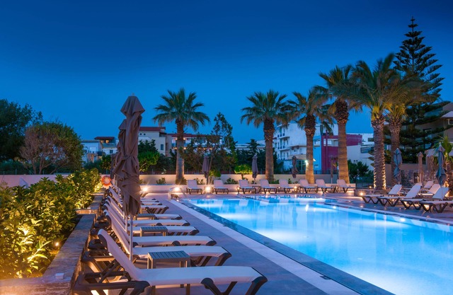 Petousis Hotel & Suites