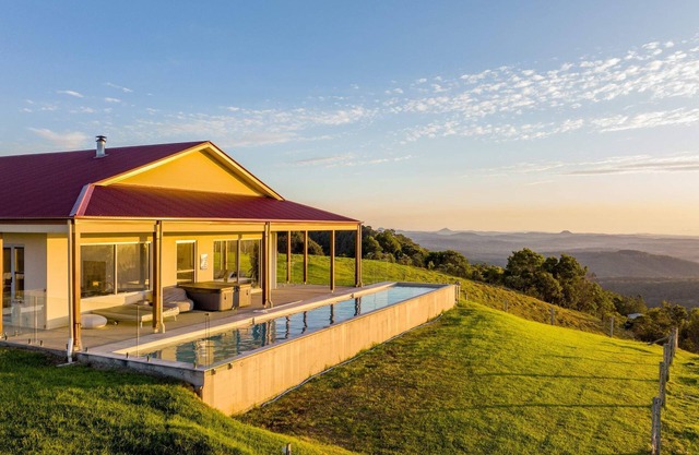 Petrichor Estate - 360 Views, Pool & Spa